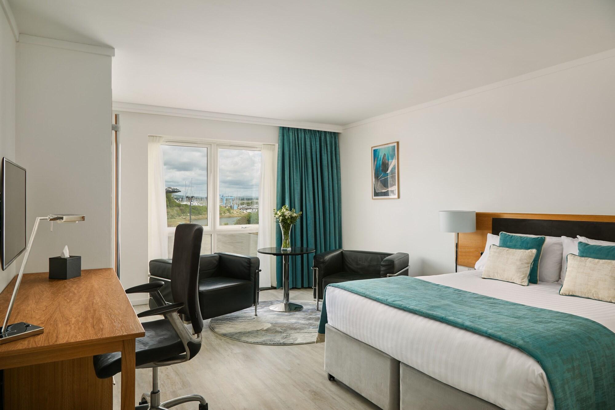 Langstone Quays Resort, Portsmouth Havant Exterior foto